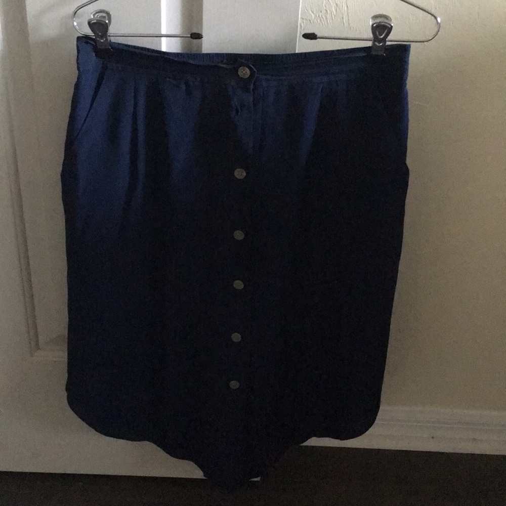 Madewell navy midi skirt!